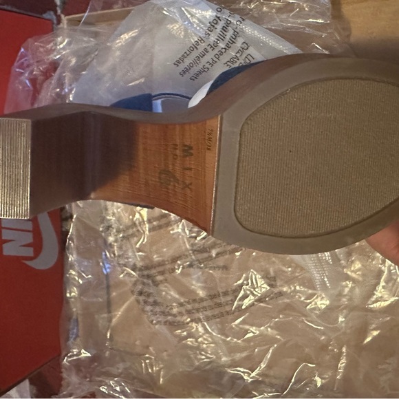 Platform Peep Toe Shoes - Picture 4 of 6